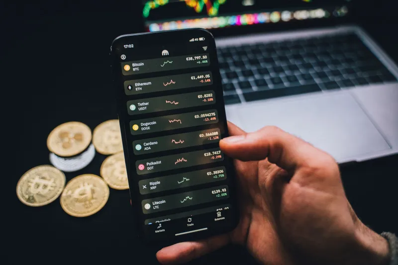 Sell It, Trade It, or Dump It? How to Actually Get the Most Money for Your Old Phone